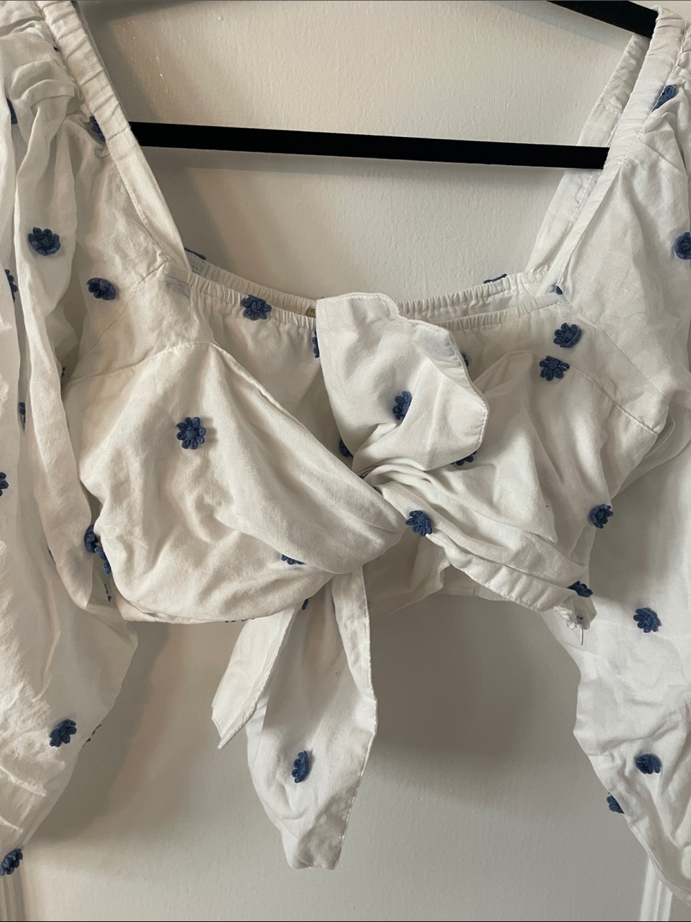 FARM Rio White Crop Top with Blue Floral Motif - Picture 8 of 9